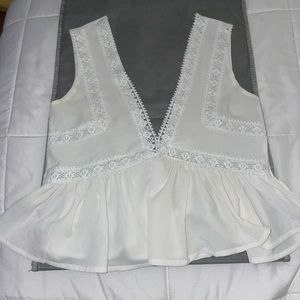 M/L white cropped tank with peplum